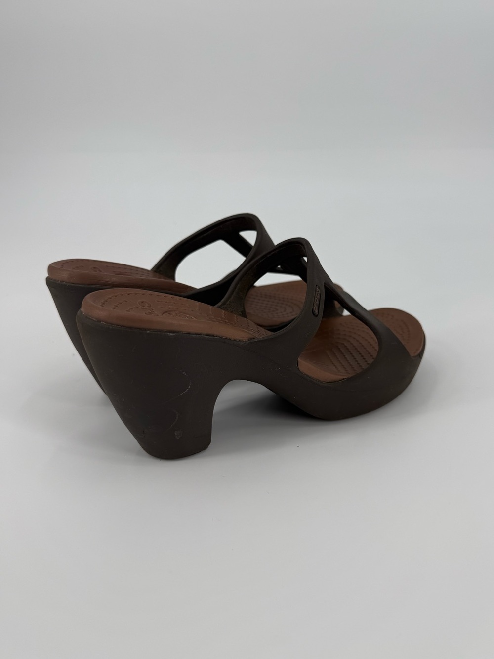 Crocs Cyprus IV Block Heel Sandal | Espresso | 8 - Picture 3 of 7